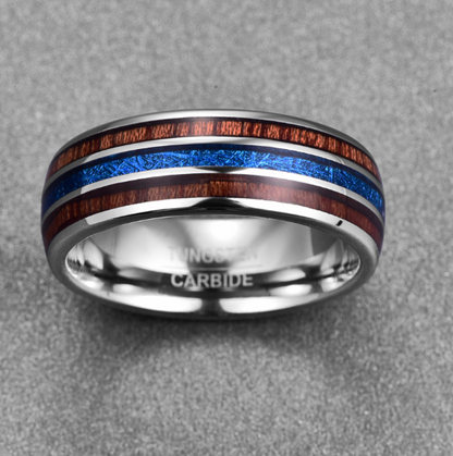 Anillo de acero inoxidable con madera natural y resina azul – diseño moderno y elegante