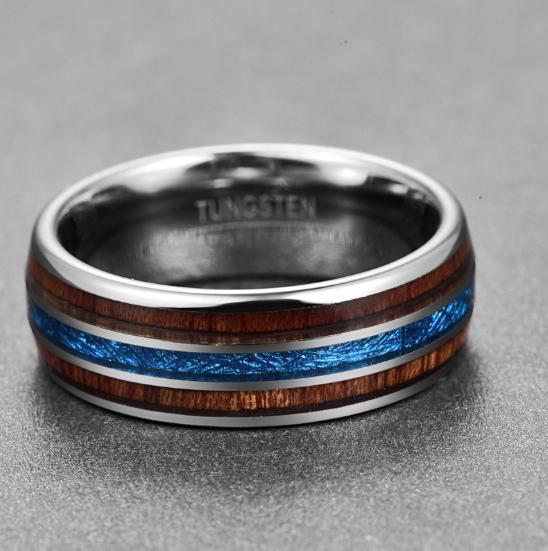 Anillo de acero inoxidable con madera natural y resina azul – diseño moderno y elegante